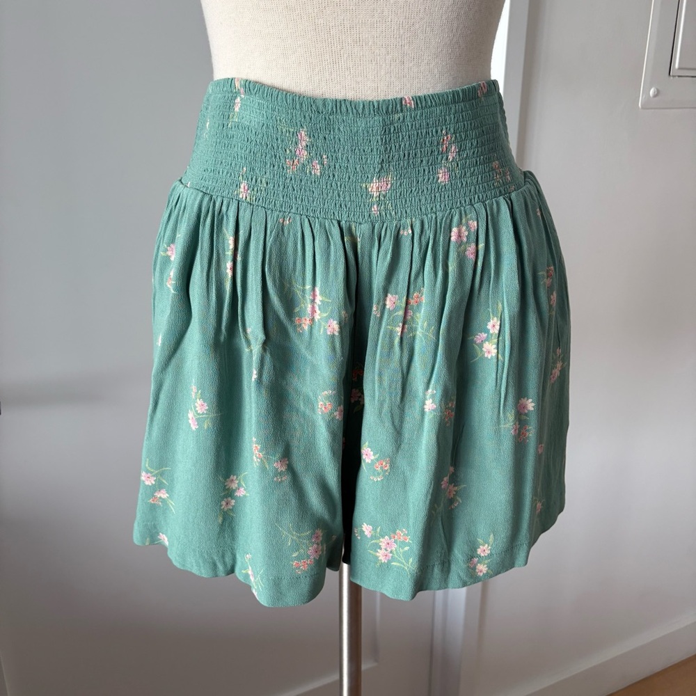 AE American Eagle High-Waisted Everyday Soft Short Green Floral sz S